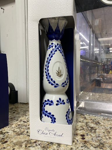 Liquor Store «D & M Liquor Store», reviews and photos, 595 Ralph David Abernathy Blvd, Atlanta, GA 30312, USA