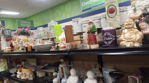 Thrift Store «Goodwill Store & Donation Center», reviews and photos, 727 W Redondo Beach Blvd, Gardena, CA 90247, USA