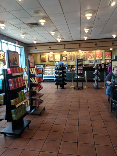 Book Store «Barnes & Noble», reviews and photos, 235 Daniel Webster Hwy, Nashua, NH 03060, USA