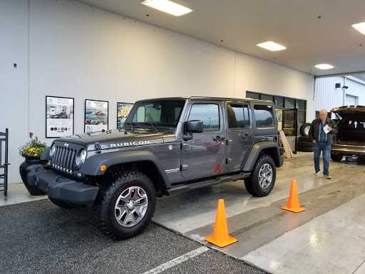 Car Dealer «Robert Loehr Chrysler Dodge Jeep RAM SRT and FIAT», reviews and photos, 567 E Main St, Cartersville, GA 30121, USA