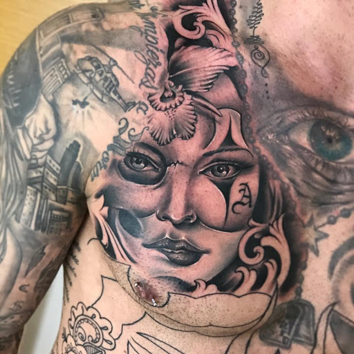 Into Tattoo Studio Marco Venegas