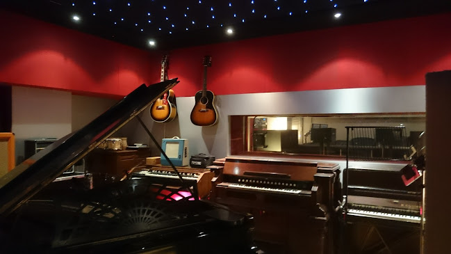 Comments and reviews of Dean Street Studios
