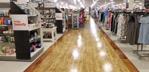 Department Store «T.J. Maxx & HomeGoods», reviews and photos, 111 Taunton St, Plainville, MA 02762, USA