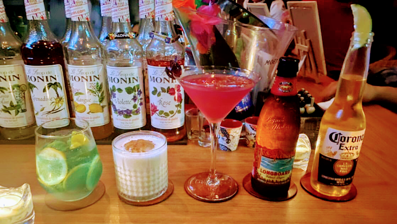 Hawaiian Cocktail Bar Big Face 梅田ロイヤルビル 3F
