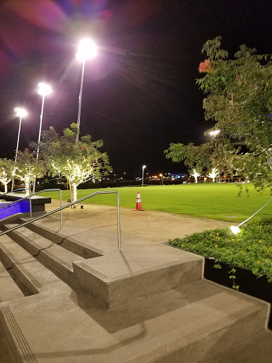 Business Center «State Farm Operations Bldg #2», reviews and photos