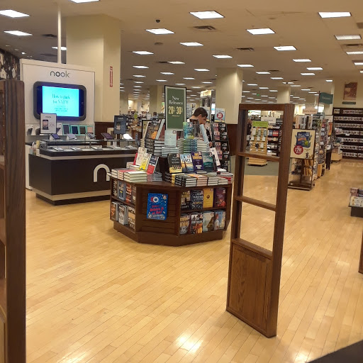 Book Store «Barnes & Noble», reviews and photos, 1317 Lloyd Center, Portland, OR 97232, USA
