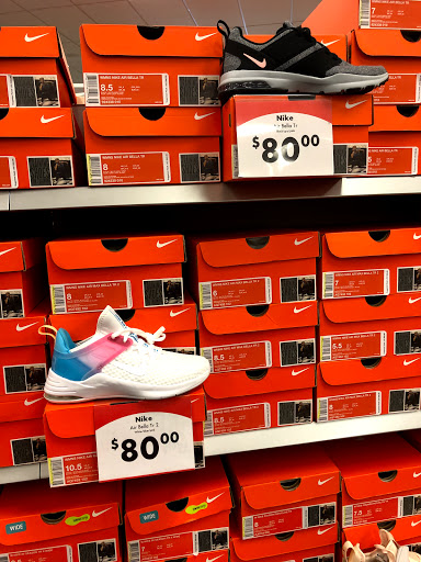 Shoe Store «Shoe Carnival», reviews and photos, 2520 W Moreland Rd, Willow Grove, PA 19090, USA