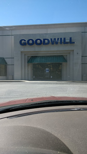 Thrift Store «Goodwill of North Georgia: Buckhead Store and Donation Center», reviews and photos, 3906 Roswell Rd NE, Atlanta, GA 30342, USA