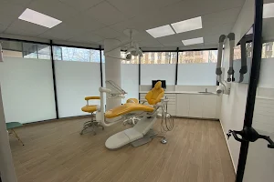 Centre Dentaire Montévrain image