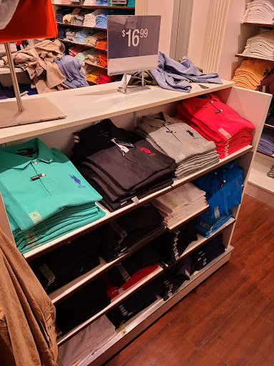 Sporting Goods Store «Nike Factory Store», reviews and photos, 810 Bergen Town Center #37, Paramus, NJ 07652, USA