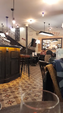 Atmosphère du Restaurant servant le petit-déjeuner Café Rey Bastille à Paris - n°14