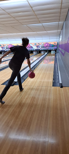 Bowling Alley «Crest Lanes Inc», reviews and photos, 2014 W 2nd St, Marion, IN 46952, USA