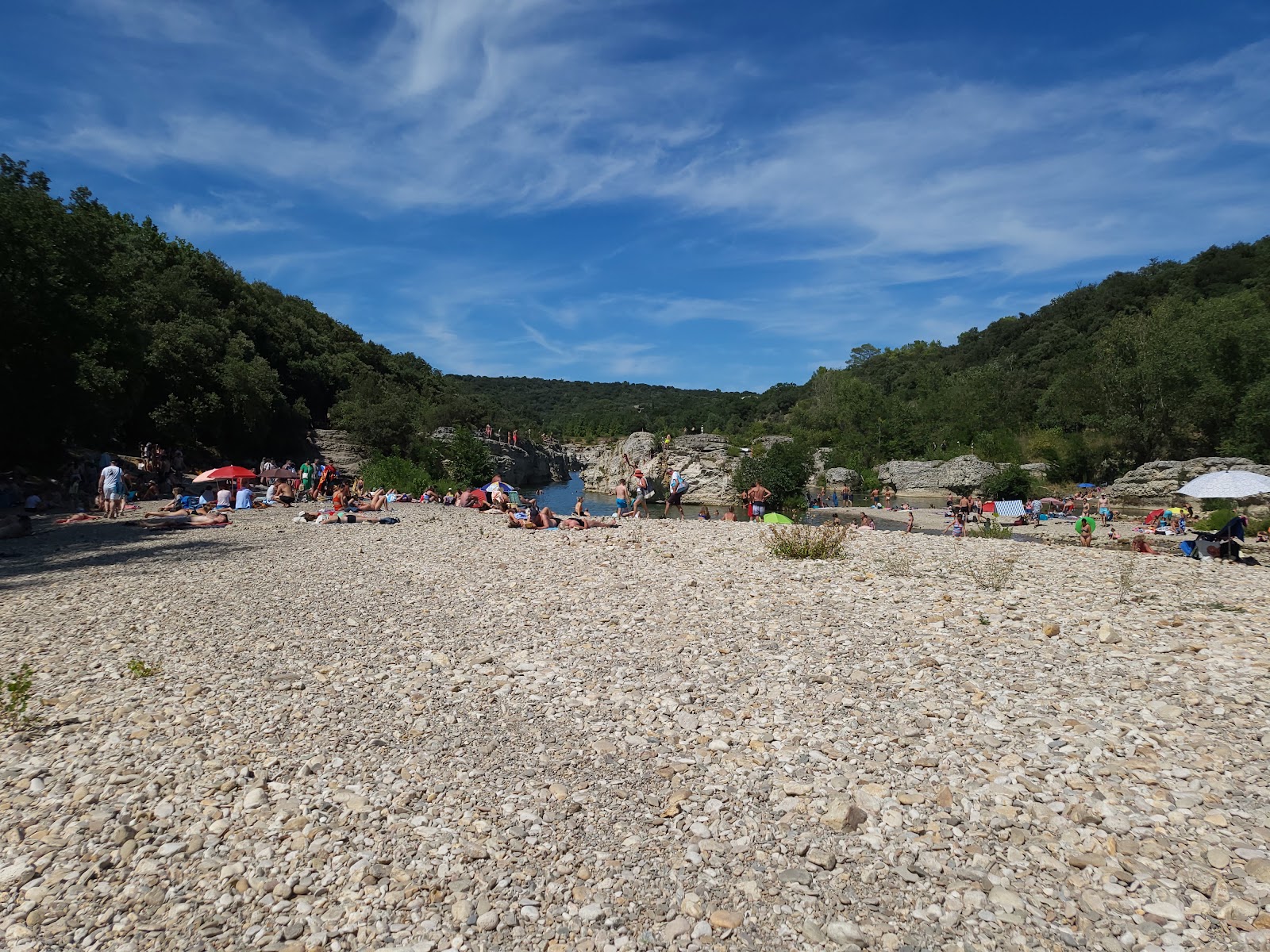 Foto von Plage Cascades du Sautadet mit geräumige küstenlinie