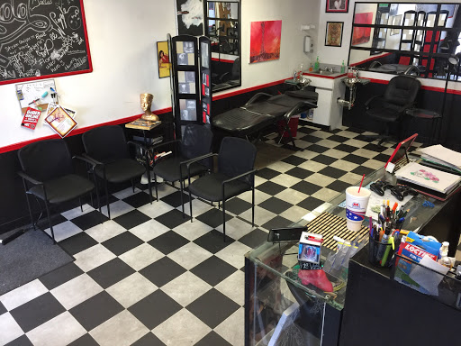 Tattoo Shop «La Vida Ink», reviews and photos, 4602 N Franklin Rd, Indianapolis, IN 46226, USA