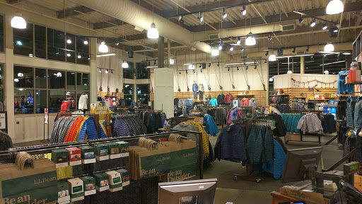 Clothing Store «L.L. Bean», reviews and photos, 340 Legacy Pl, Dedham, MA 02026, USA
