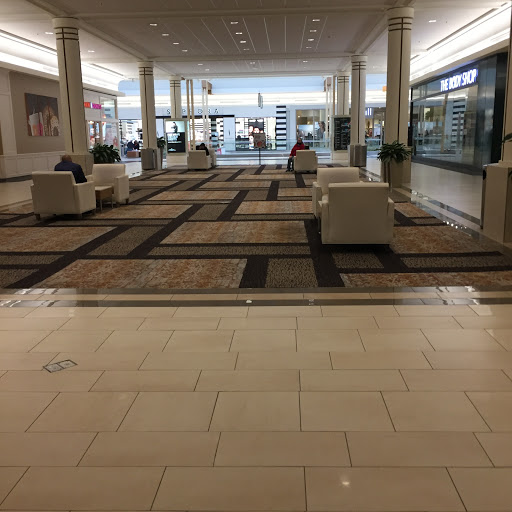 Department Store «Lord & Taylor», reviews and photos, 99 Rockingham Park Blvd, Salem, NH 03079, USA