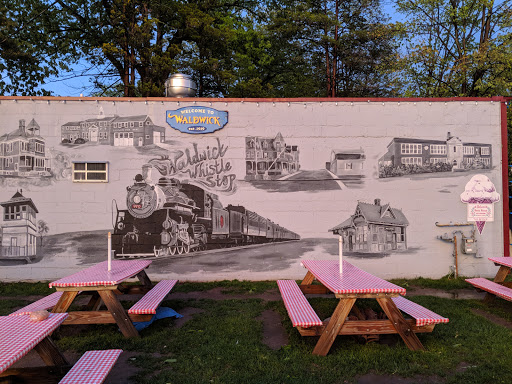 Ice Cream Shop «Waldwick Whistle Shop», reviews and photos, 27 Frederick St, Waldwick, NJ 07463, USA