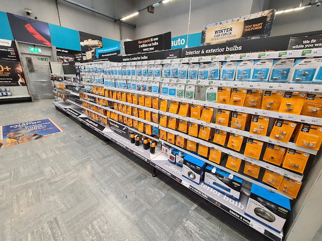 Comments and reviews of Halfords - Barrow-in-Furness