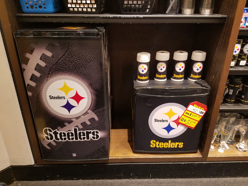 Sportswear Store «Hometowne Sports», reviews and photos, 225 W Station Square Dr, Pittsburgh, PA 15219, USA