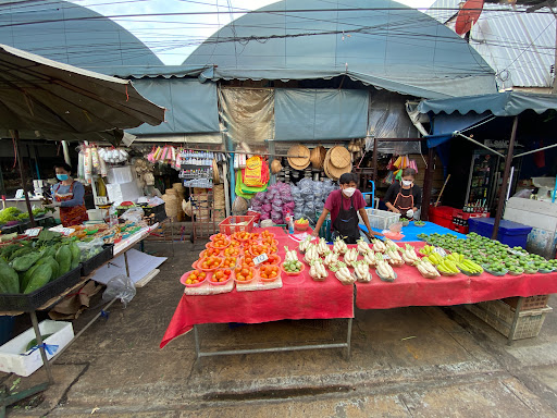 Bang Kapi Fruit And Vegetabke Market