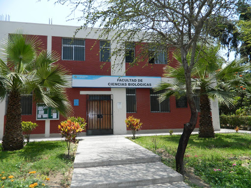 Escuela de Microbiología y Parasitología UNT