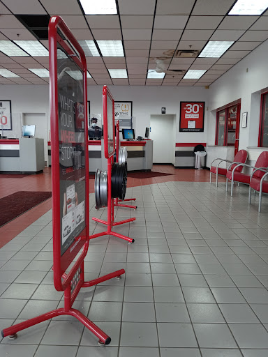 Tire Shop «Discount Tire Store», reviews and photos, 25125 Ford Rd, Dearborn, MI 48128, USA