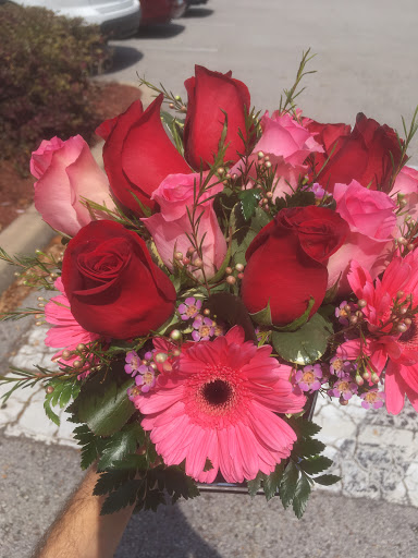 Florist «Elite Floral & Gift Shoppe», reviews and photos, 504 N Alafaya Trail #109, Orlando, FL 32828, USA
