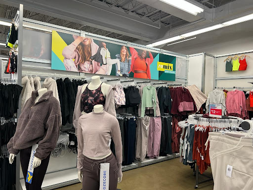 Clothing Store «Old Navy», reviews and photos, 2175 Summer St, Stamford, CT 06905, USA