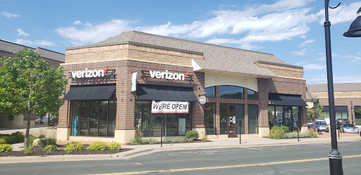 Verizon Authorized Retailer - Wireless Zone, 740 Main St #102, Mendota Heights, MN 55118, USA, 