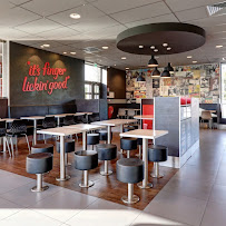 Atmosphère du Restaurant KFC REIMS LA NEUVILETTE - n°17