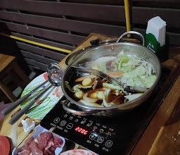 น้ำฝน ชาบู photo