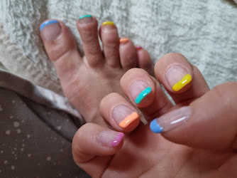 Quynh's Nails & Beauty
