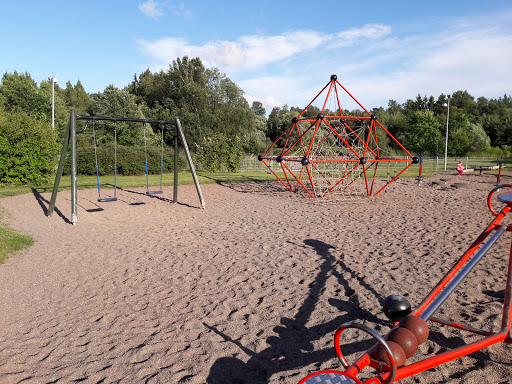 Hauskat puistot lapsille Helsinki