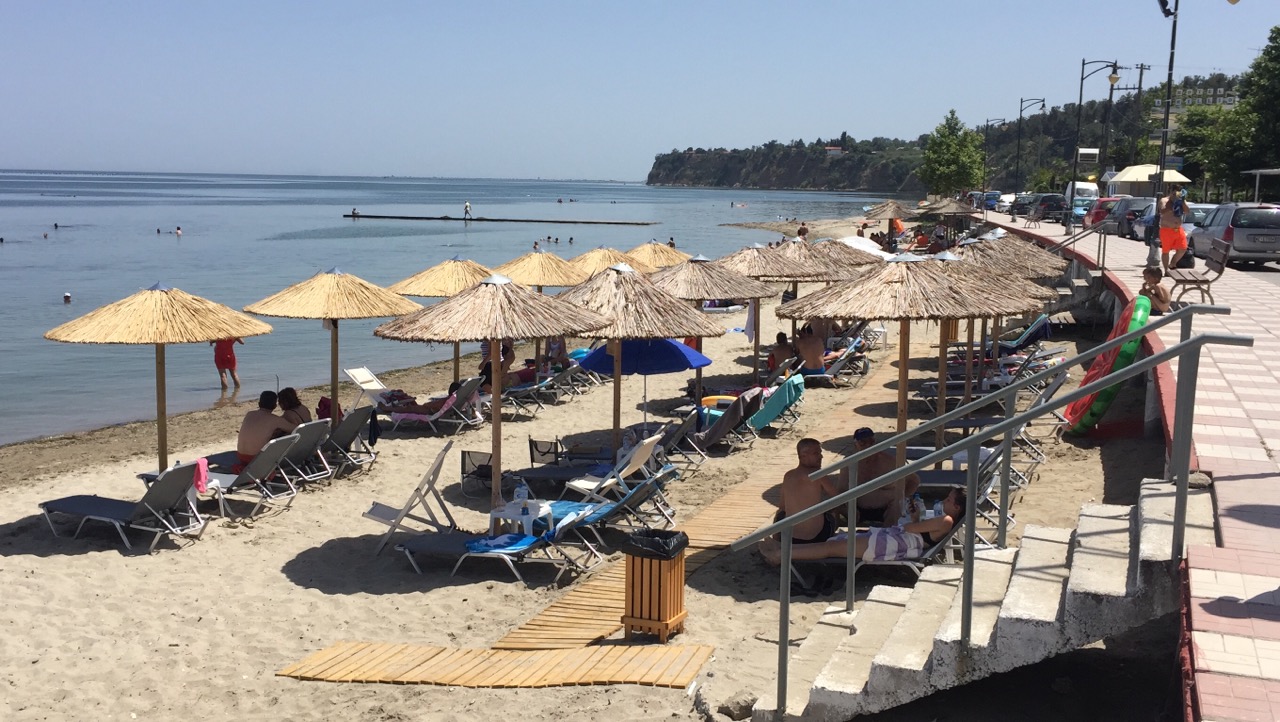 Foto de Makrigialos beach - lugar popular entre os apreciadores de relaxamento
