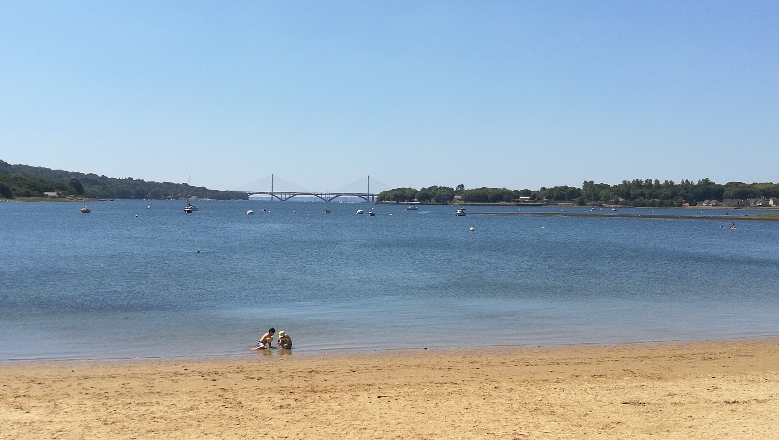 Plage du Douvez'in fotoğrafı geniş bir kıyı şeridi ile birlikte