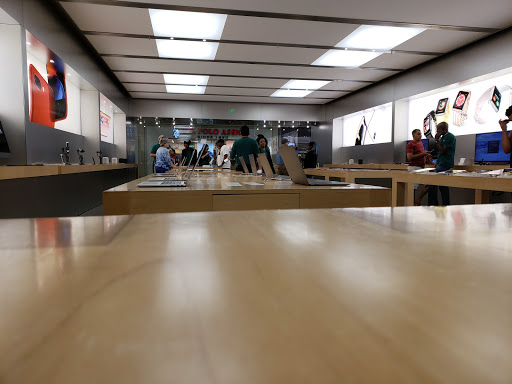 Computer Store «Apple Willowbrook Mall», reviews and photos, 2000 Willowbrook Dr, Houston, TX 77064, USA