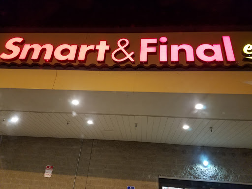 Grocery Store «Smart & Final Extra!», reviews and photos, 250 E 10th St, Gilroy, CA 95020, USA