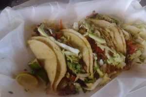 Tacos Guapos image