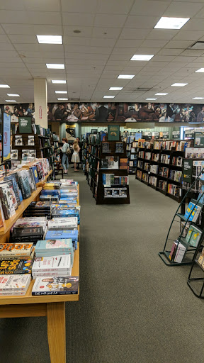 Book Store «Barnes & Noble», reviews and photos, 2000 E Rio Salado Pkwy #1032, Tempe, AZ 85281, USA