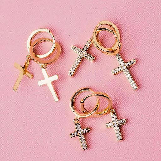 Jewelry Store «Torres Omar Jewelers», reviews and photos, 2624 N Milwaukee Ave, Chicago, IL 60647, USA