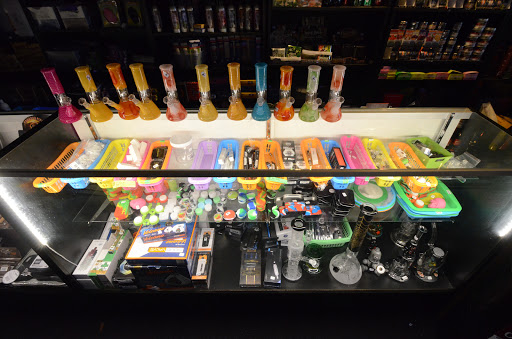 Tobacco Shop «Smoke House», reviews and photos, 968 Dundee Ave, Elgin, IL 60120, USA