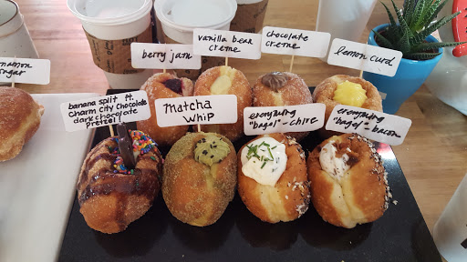 Donut Shop «B. Doughnut», reviews and photos, 7 Loudoun St SW, Leesburg, VA 20175, USA