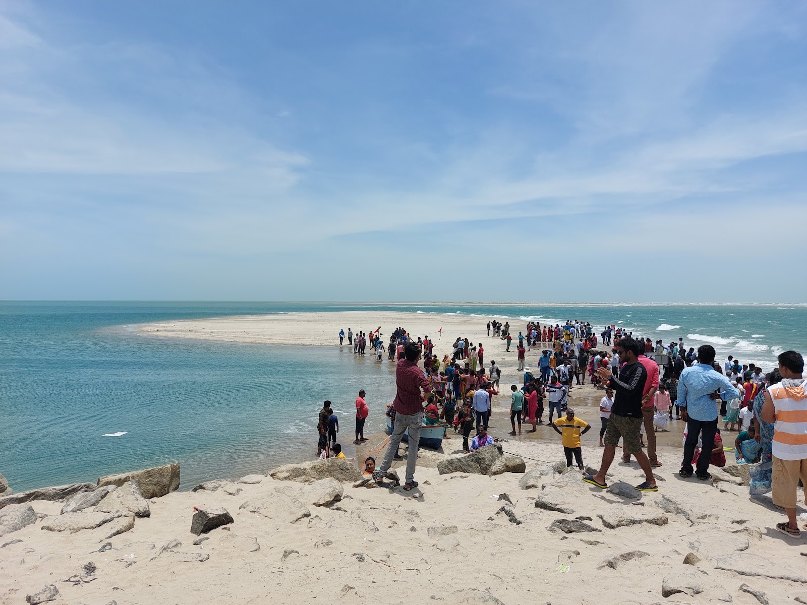 Foto von Arichal Munai Beach mit feiner beiger sand Oberfläche