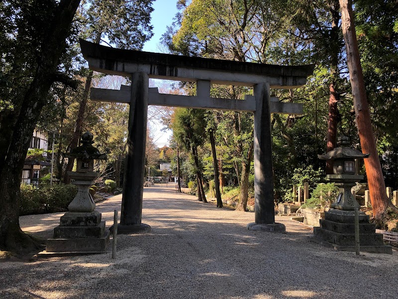 大和神社二の鳥居