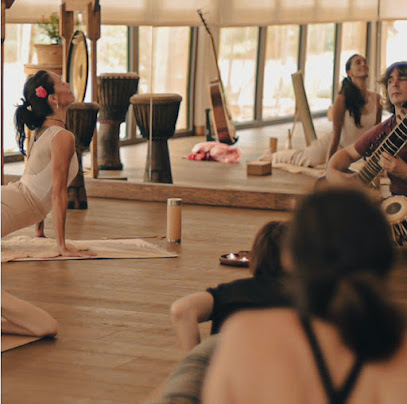 LilyPod Yoga & Ayurveda - Ctra. Vénda de Portinatx, 37, 07810 San Juan Bautista, Illes Balears, Spain