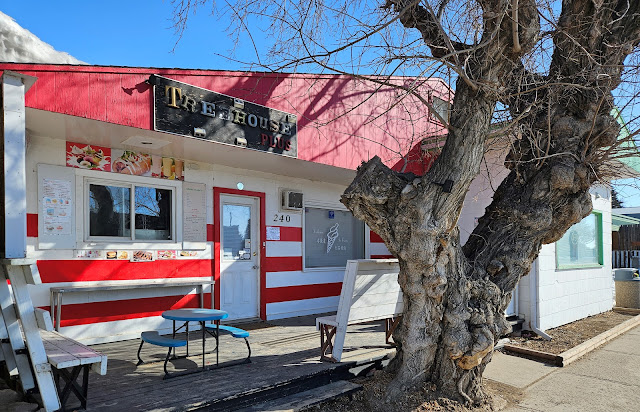 Treehouse Plus Ice Cream & Hot dog