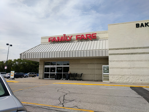 Grocery Store «Family Fare Supermarket», reviews and photos, 1801 Valley View Dr, Council Bluffs, IA 51503, USA