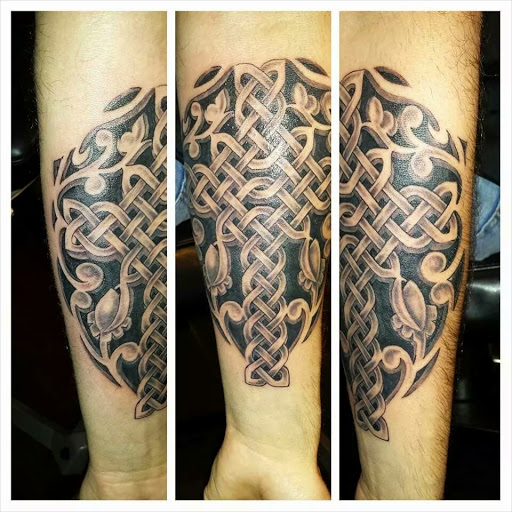 Tattoo Shop «Symbolic Tattoo», reviews and photos, 551 W Douglas Ave, Wichita, KS 67201, USA