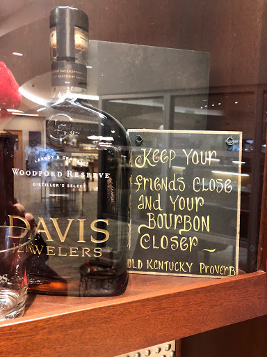 Jewelry Store «Davis Jewelers», reviews and photos, 9901 Forest Green Blvd, Louisville, KY 40223, USA