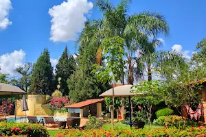 Hotel Pousada Chalé das Flores image